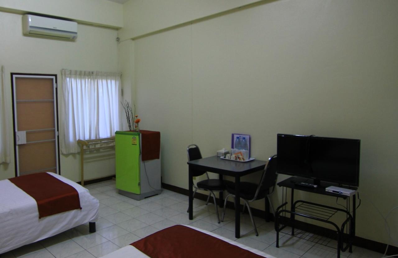 Hotel Lamphun Place Extérieur photo