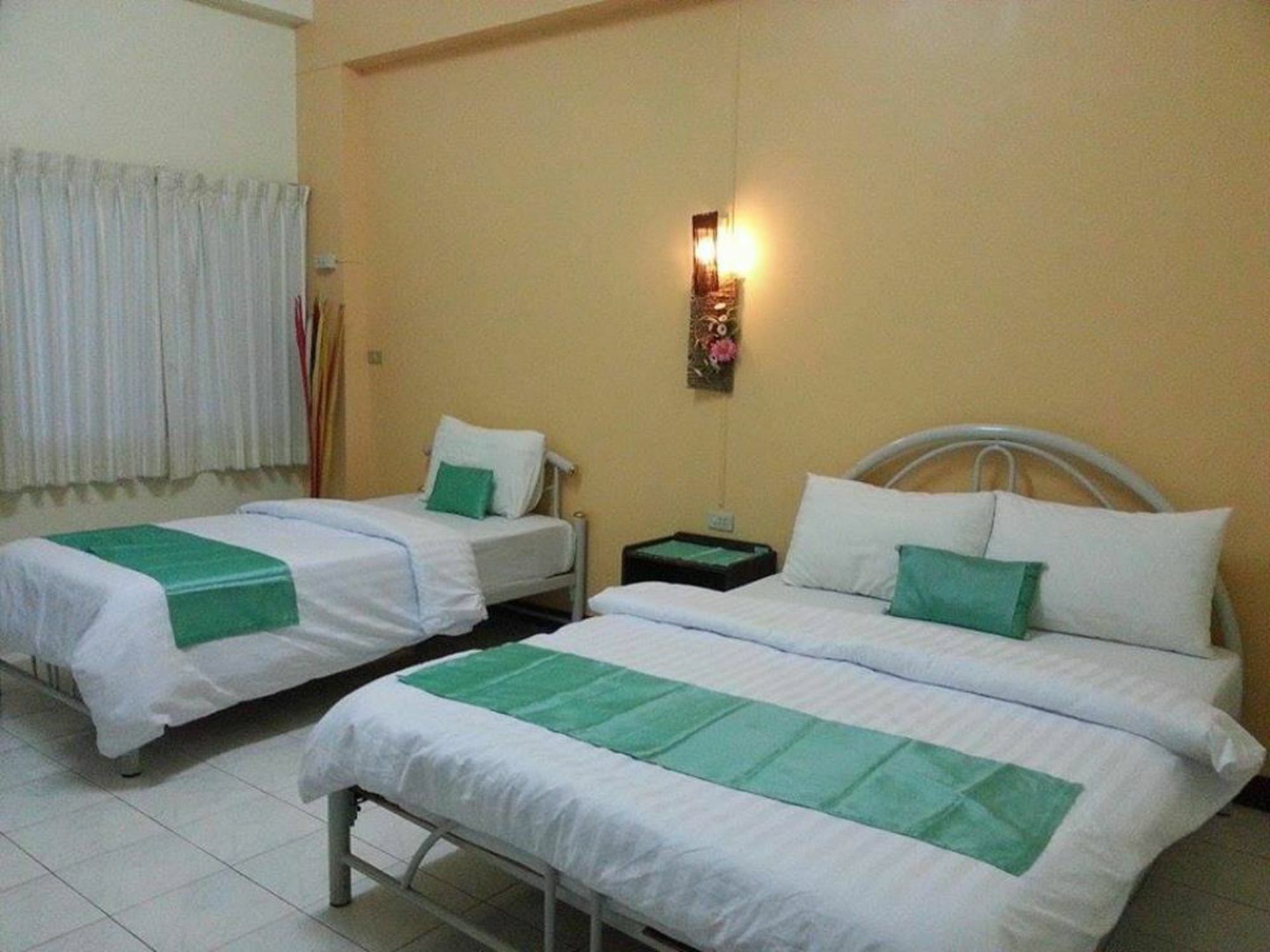 Hotel Lamphun Place Extérieur photo